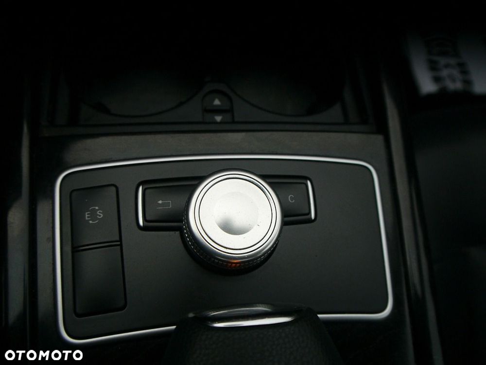 Mercedes-Benz Klasa E 220 BlueTEC 4Matic 7G-TRONIC Avantgarde - 24