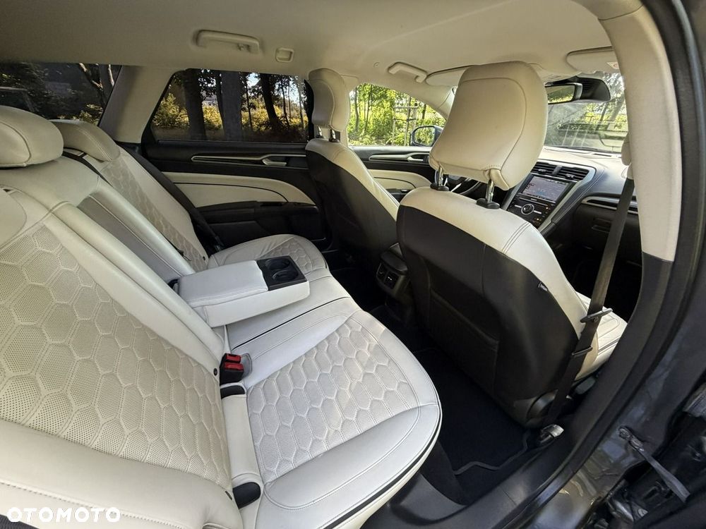 Ford Mondeo - 28