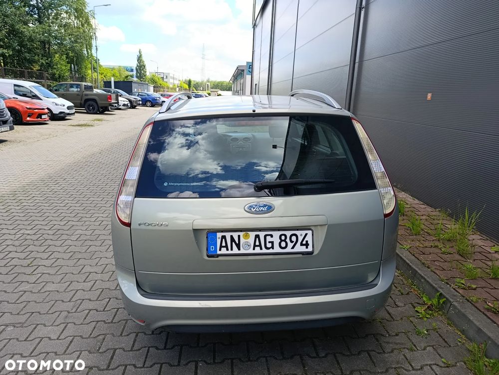 Ford Focus 1.6 16V Style+ - 26