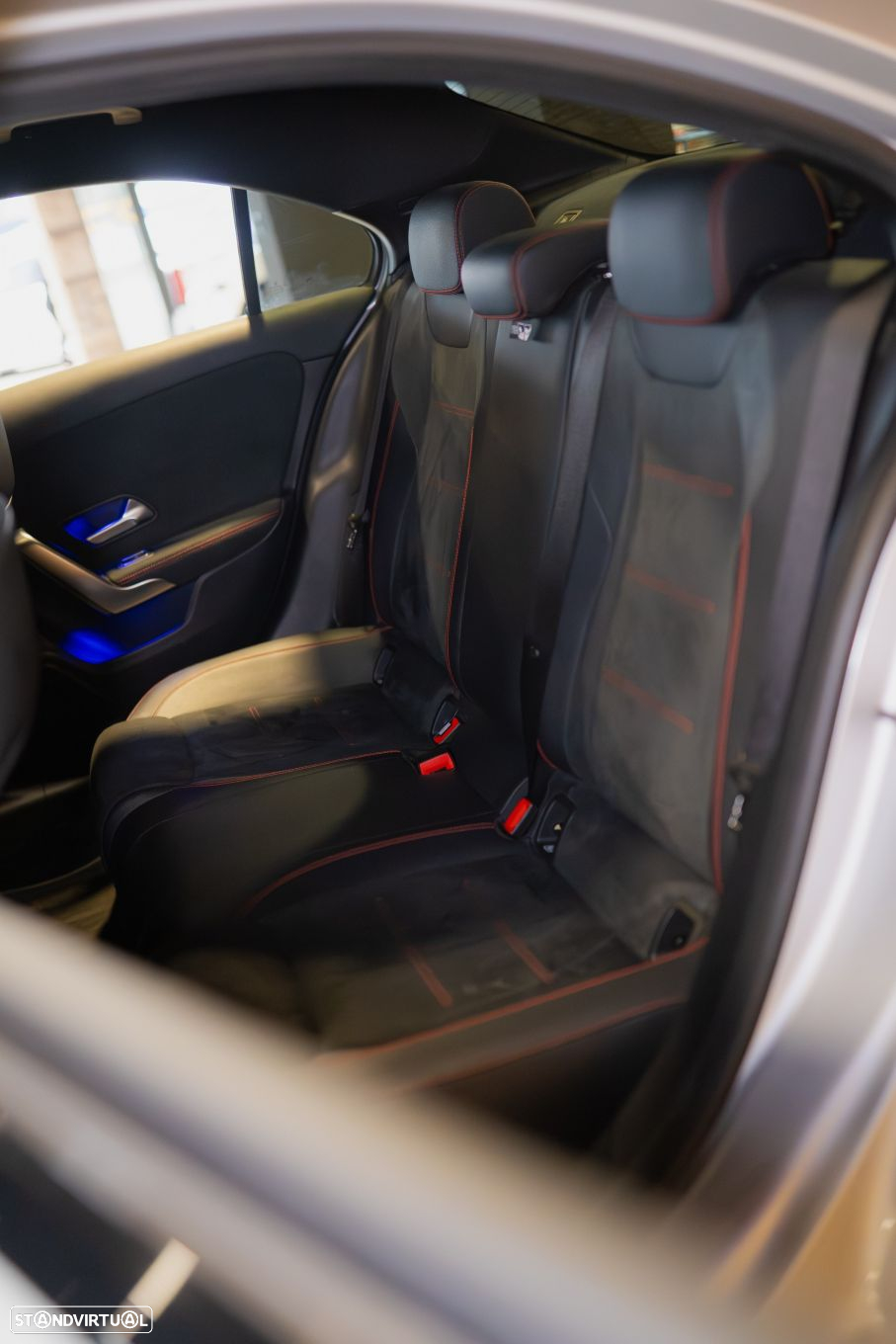 Mercedes-Benz A 250 Limousine e AMG Line - 24
