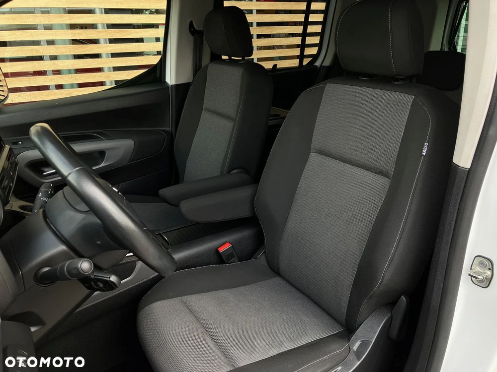 Toyota Proace City Verso 1.2 Turbo L1 Team Deutschland - 40