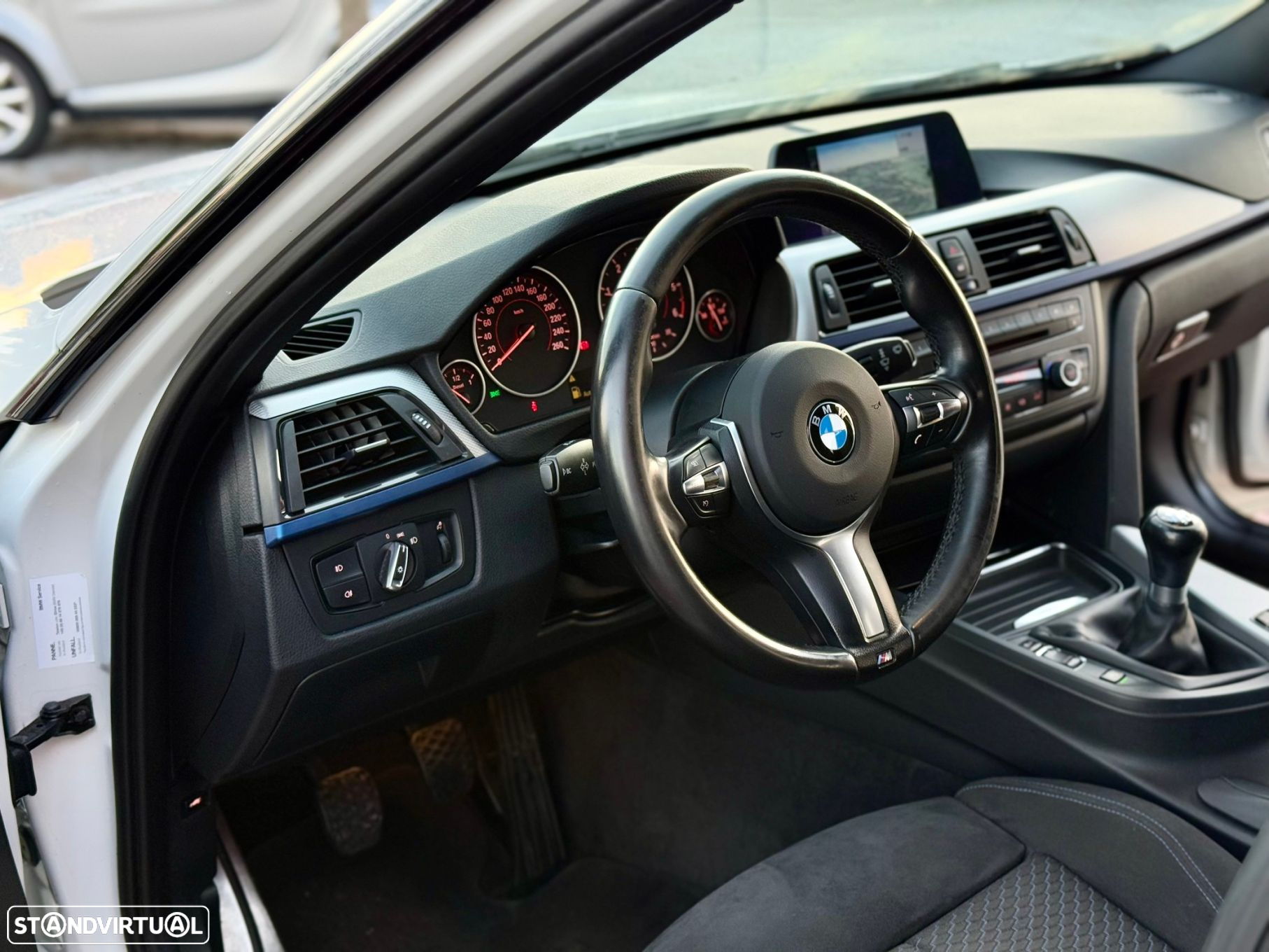 BMW 318 d Touring xDrive Pack M - 34