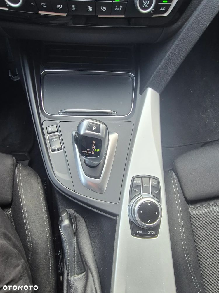 BMW Seria 3 318d Edition Luxury Line Purity - 23