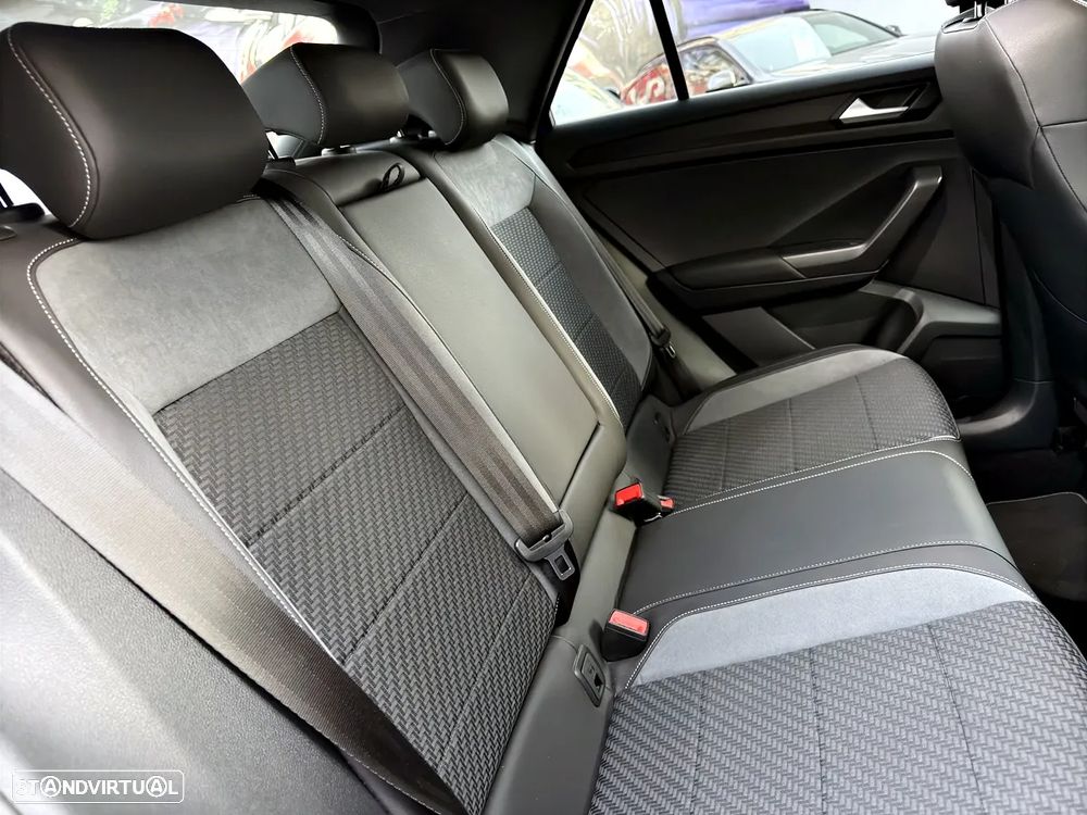 VW T-Roc R 2.0 TSI 4M DSG - 28