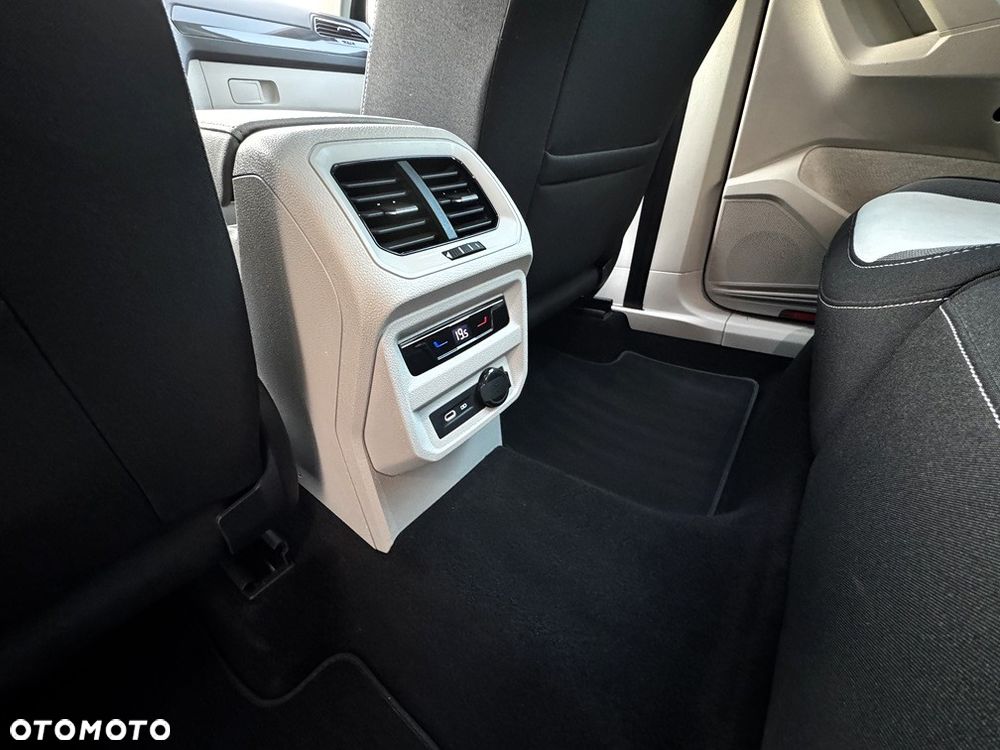 Volkswagen Tiguan 2.0 TDI Elegance DSG - 12
