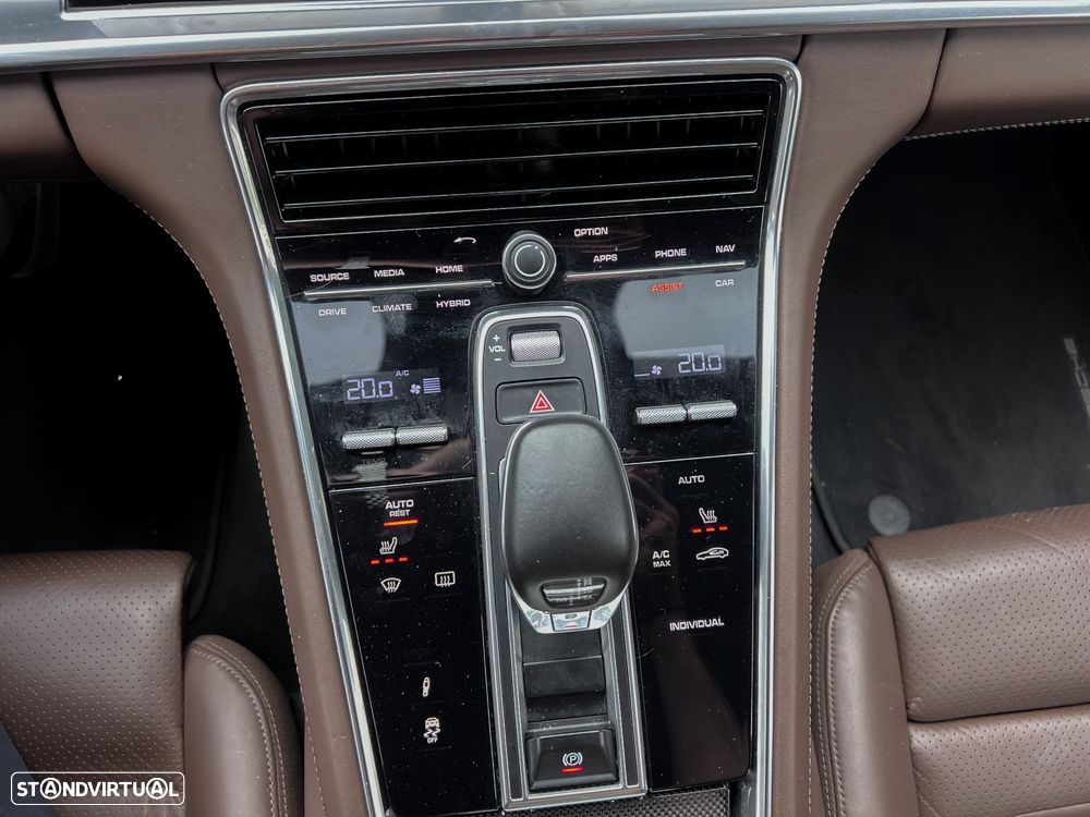 Porsche Panamera 4 E-Hybrid Executive - 16