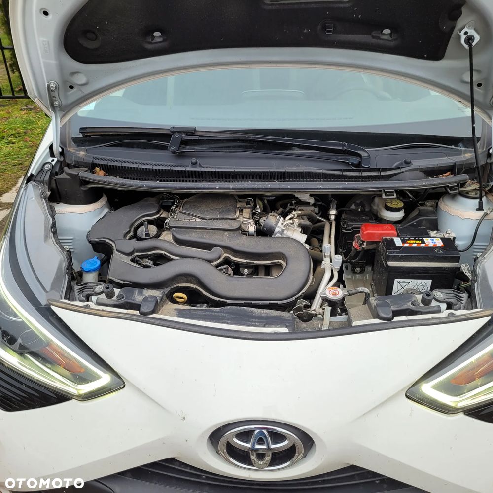 Toyota Aygo x.shift x-play connect - 11