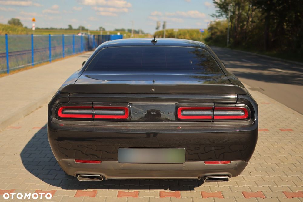 Dodge Challenger 5.7 R/T - 8