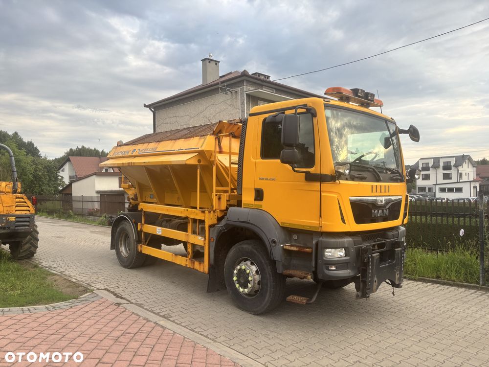 MAN TGM 18.250 4X4BB Piaskarka solarka econ pług schmidt - 4