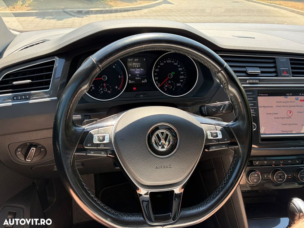 Volkswagen Tiguan - 11