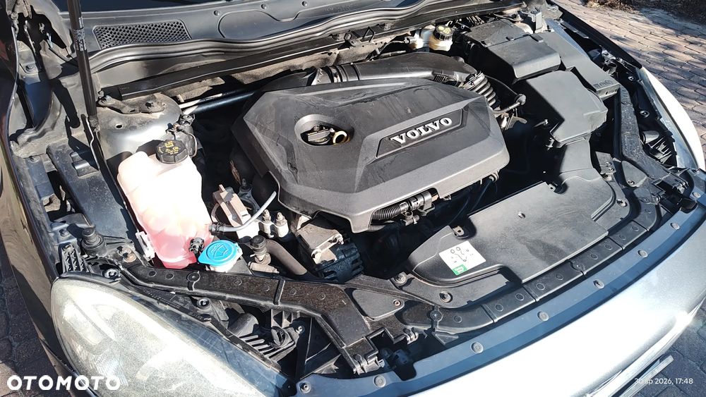 Volvo V40 T3 Momentum - 18
