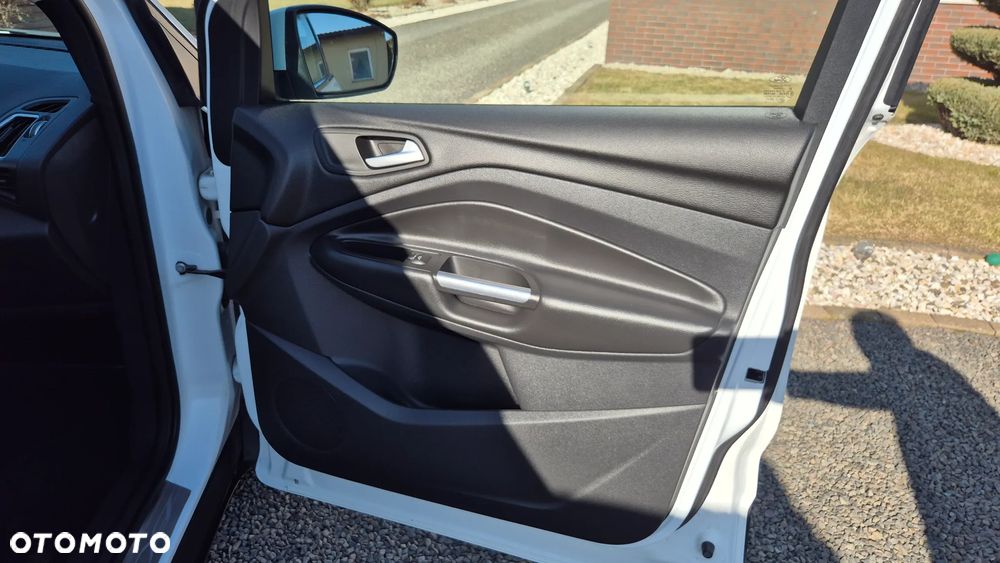 Ford Kuga 2.0 TDCi 4x2 Titanium - 34