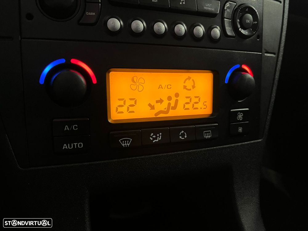 Citroën C4 1.6 HDi SX - 15