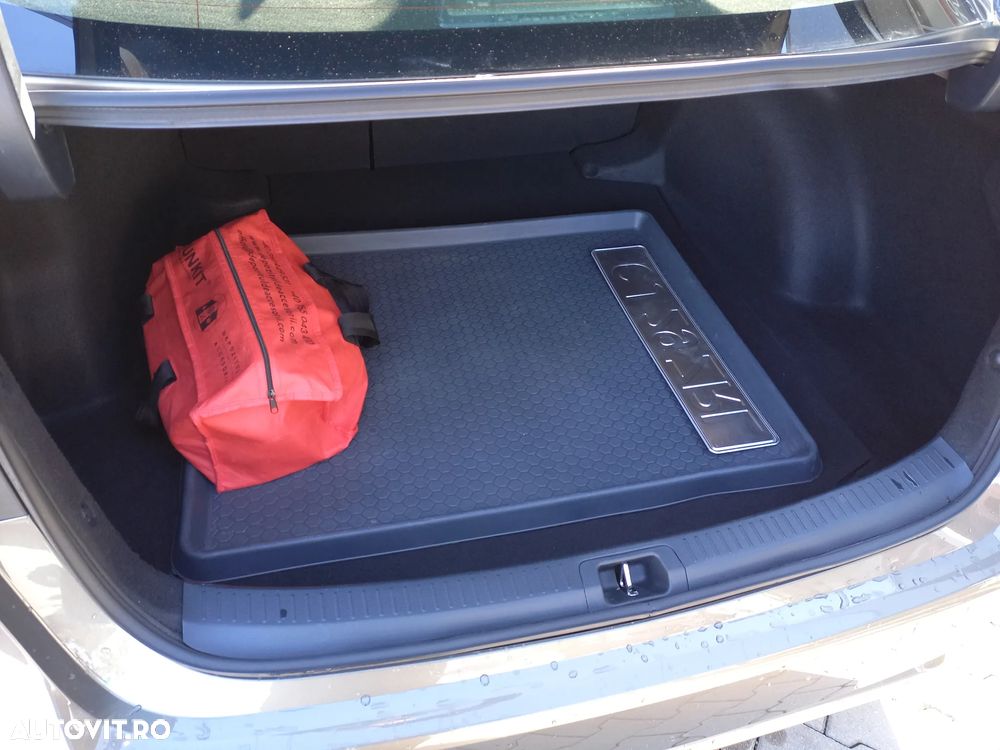 Toyota Corolla 1.8 HSD Dynamic - 9