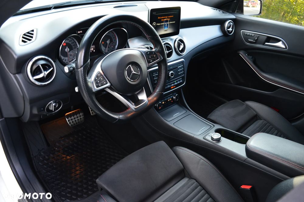 Mercedes-Benz CLA 250 4-Matic AMG Line - 21