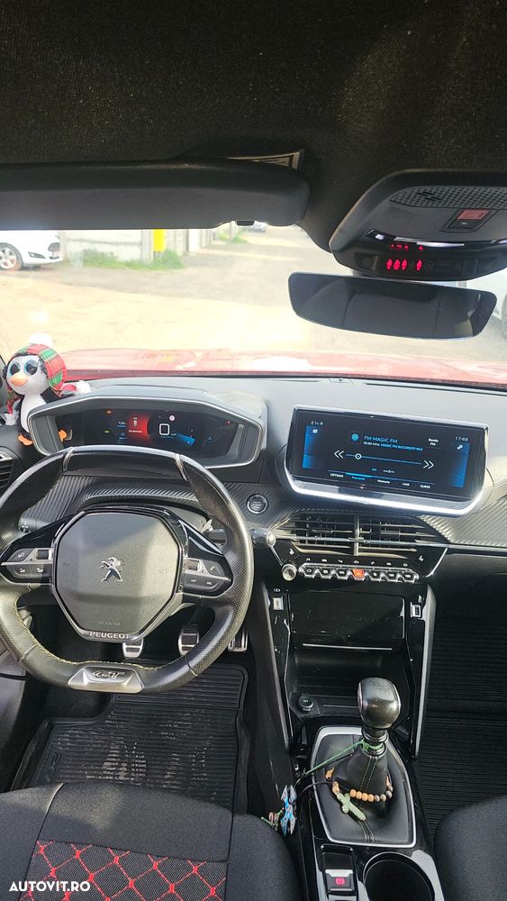 Peugeot 2008 1.2 L PureTech STT GT Line - 16