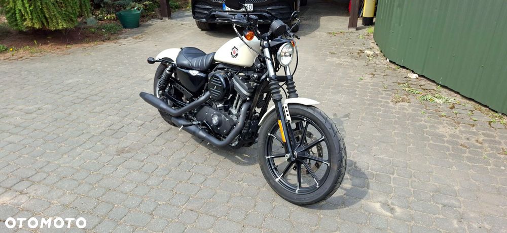 Harley-Davidson Sportster Iron 883 - 1