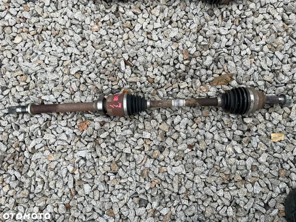 Półoś półośka prawa przód Renault Megane IV 1.6DCI 391005190R - 1