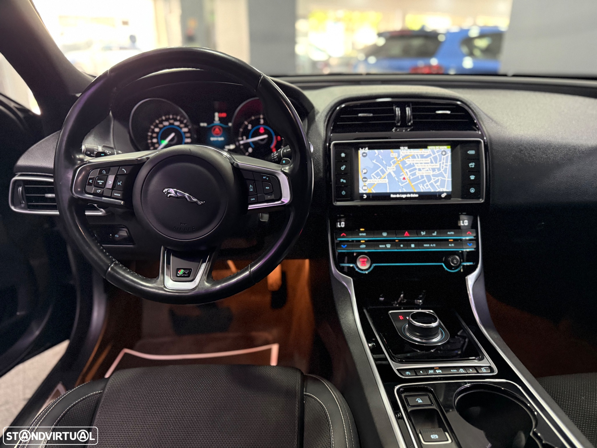 Jaguar XE 2.0 D R-Sport Aut. - 24