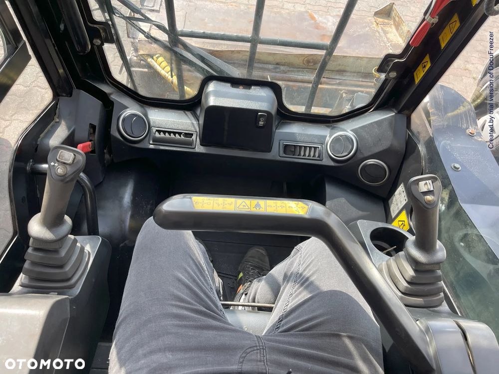 JCB Miniładowarka Jcb 155 Rok 2014 Idealny stan Oryginał TYLKO 3900 MTG Zamiatarka Krokodyl w osprzęcie - 12