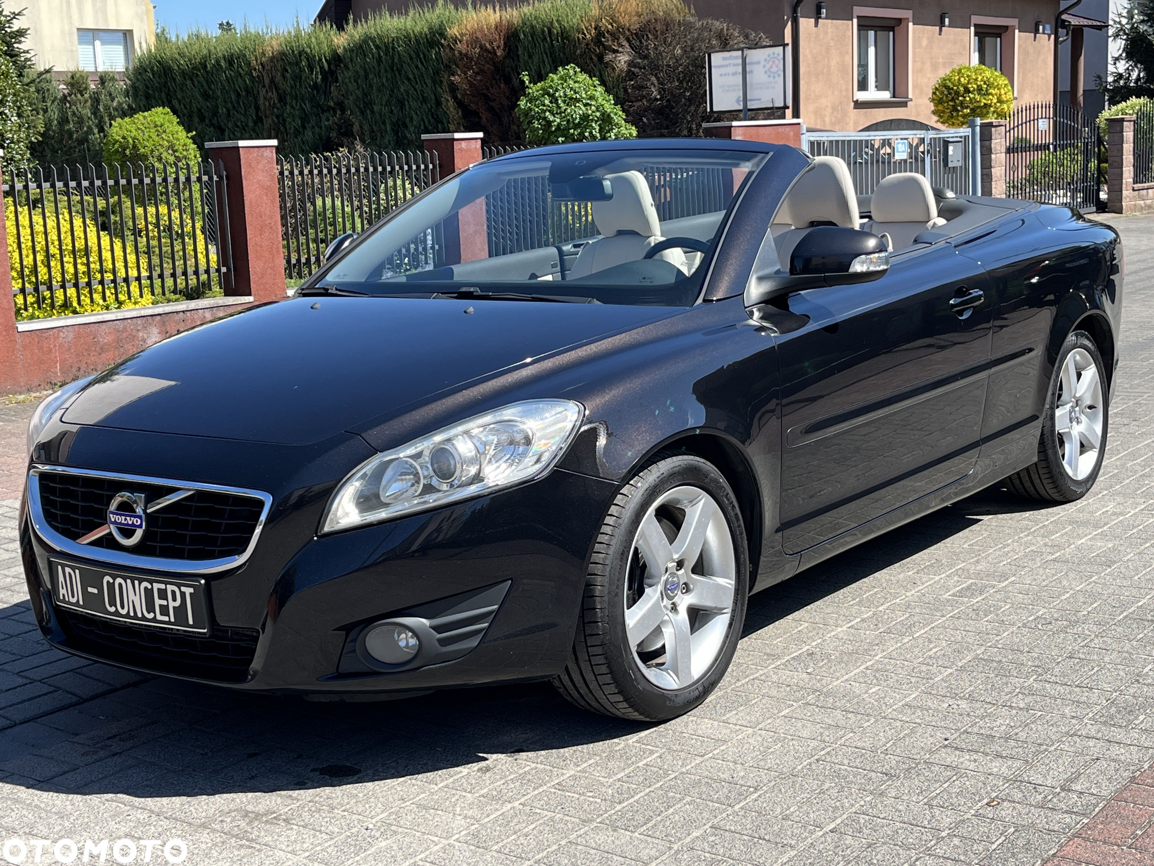 Volvo C70 D3 Momentum - 1