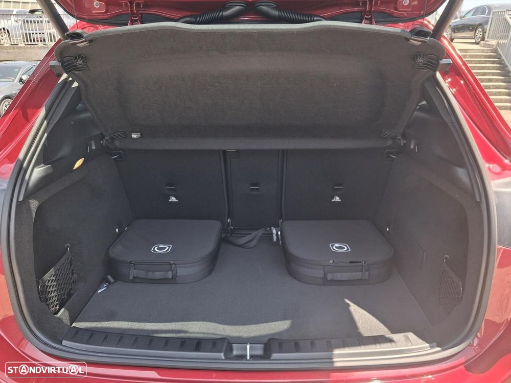 Mercedes-Benz GLA 250 e AMG Line - 14