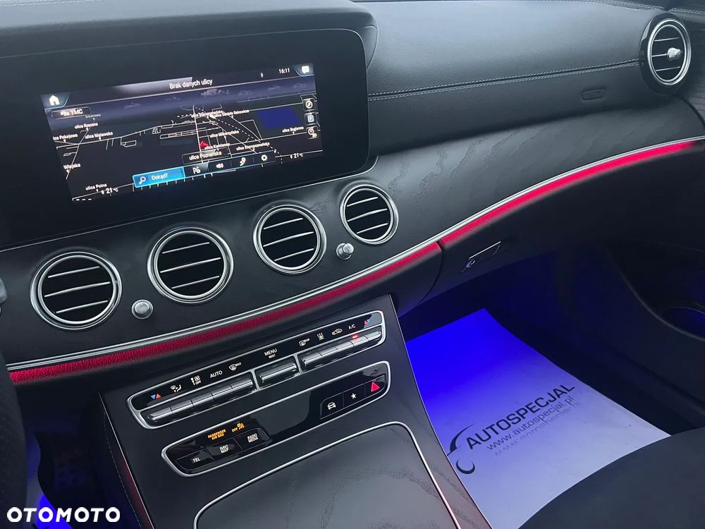Mercedes-Benz Klasa E 200 4-Matic 9G-TRONIC - 15