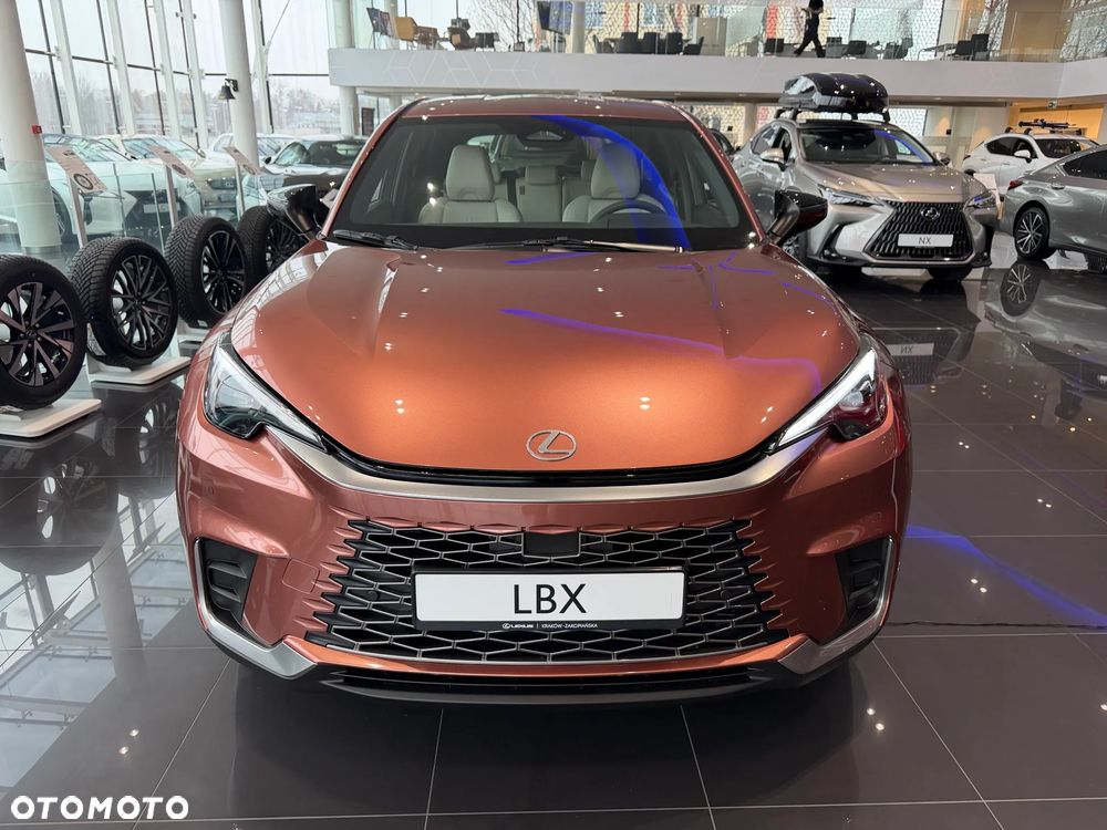 Lexus LBX 1.5 Hybrid - 2