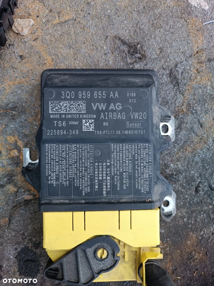 SKODA OCTAVIA III 2015R PASSAT B8  3Q0959655A sensor poduszki powietrznej PO WYSTRZALE DO REGENERACJI - 1