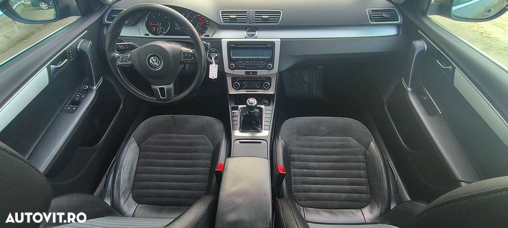 Volkswagen Passat 2.0 TDI DPF Highline - 10
