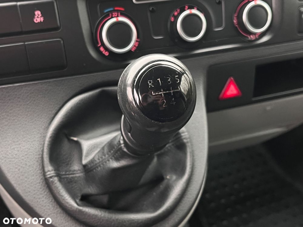 Volkswagen Transporter T6 - 32