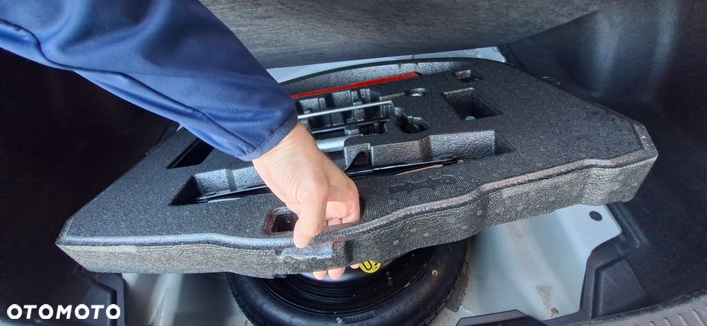 Toyota Corolla 1.8 Hybrid Comfort - 29