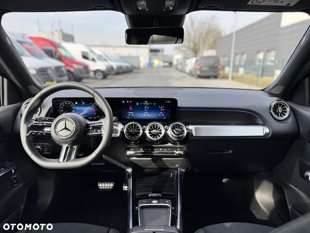 Mercedes-Benz GLB 200 AMG Line 7G-DCT - 12