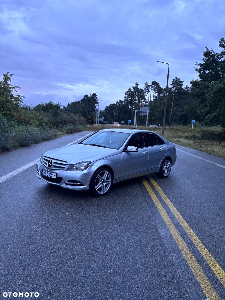 Mercedes-Benz Klasa C 180 CGI BlueEff Avantgarde - 1