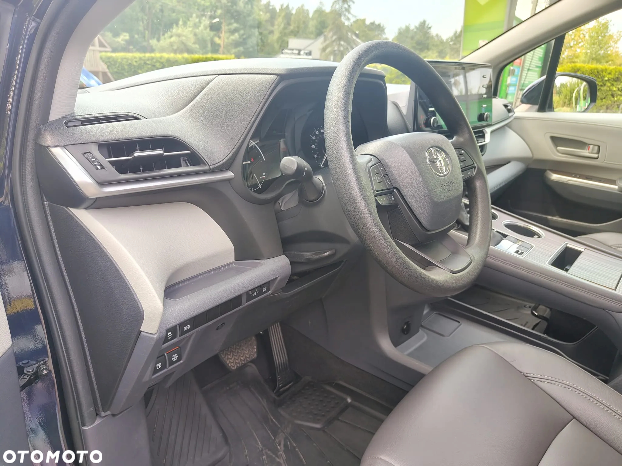 Toyota Sienna - 35