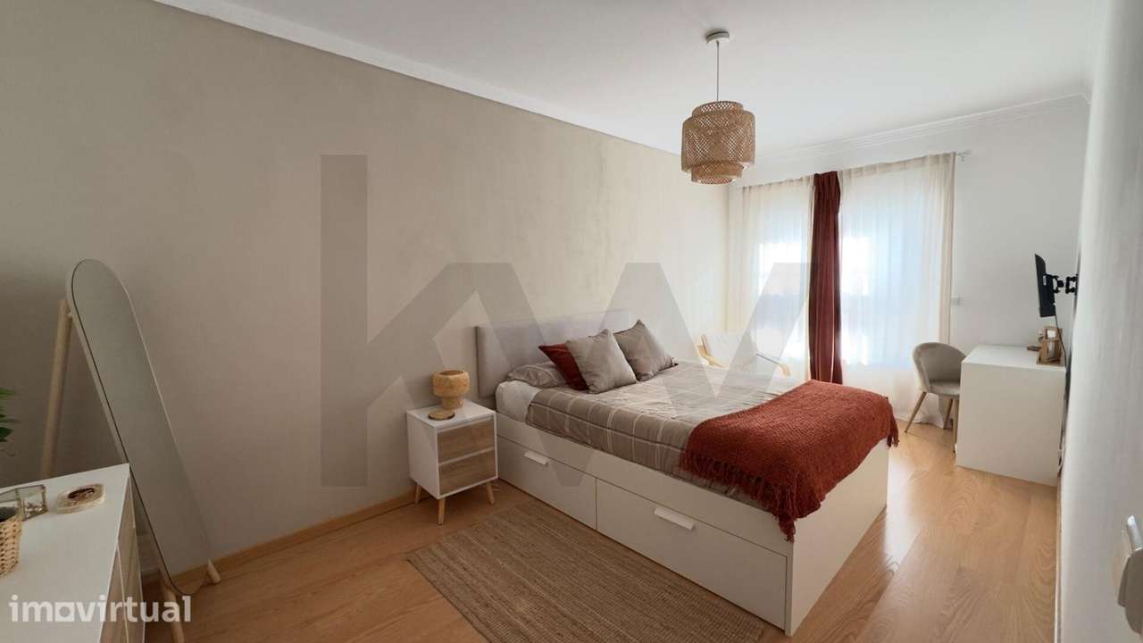 Apartamento T2 com 88 m2 em Belas, Sintra - com arrecadação e vaga de - Grande imagem: 2/10