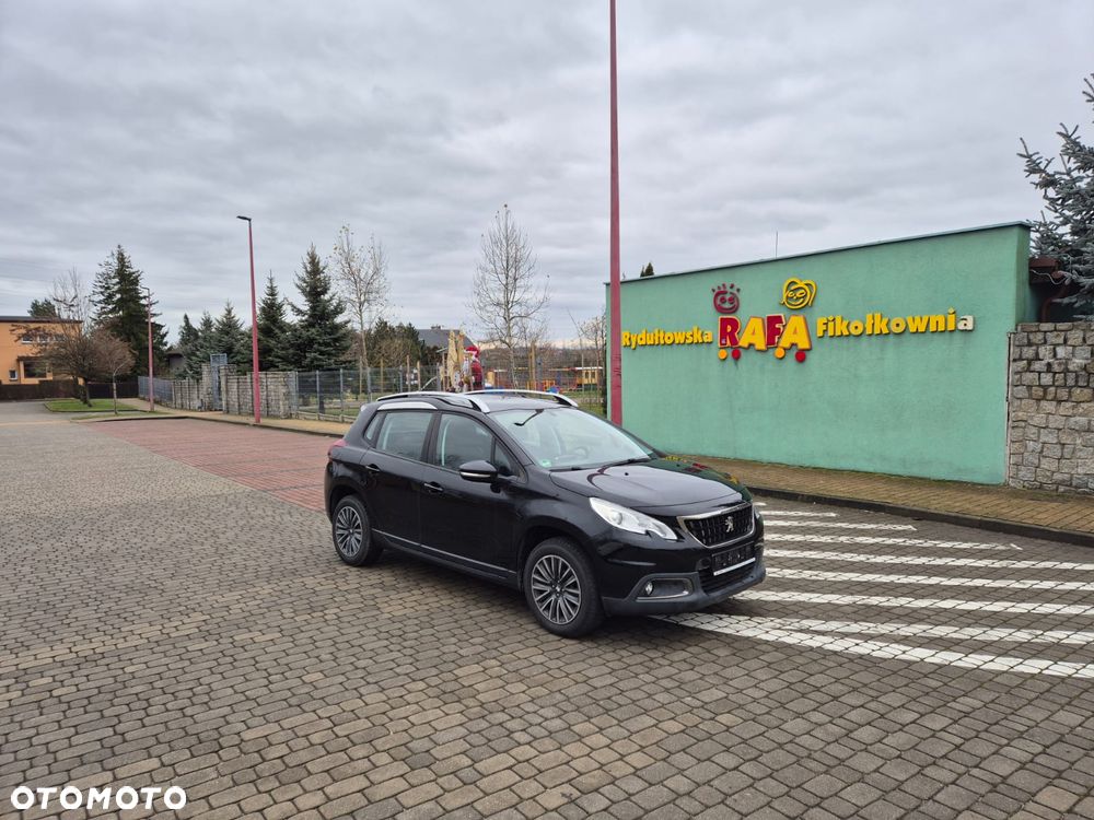 Peugeot 2008 1.2 Pure Tech GPF Allure S&S EAT6 - 1