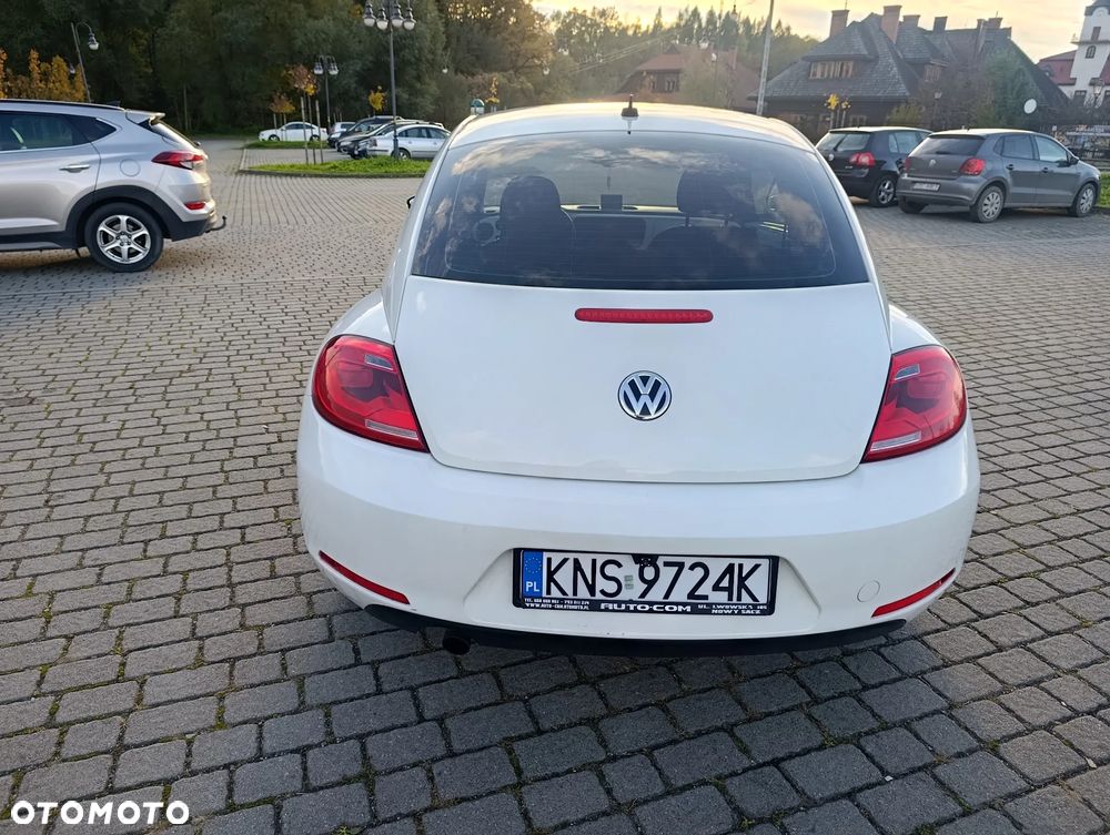 Volkswagen Beetle 1.6 TDI DPF DSG Blue Motion Technologie Exclusive Design - 9