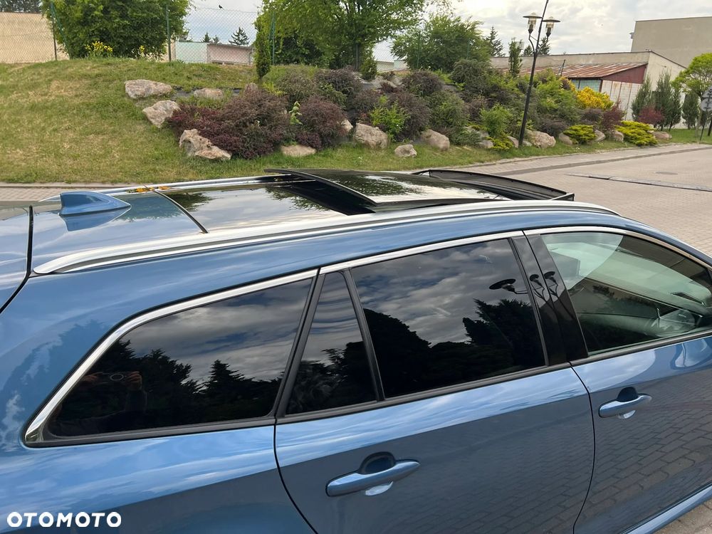 Toyota Corolla 2.0 Hybrid Executive - 9