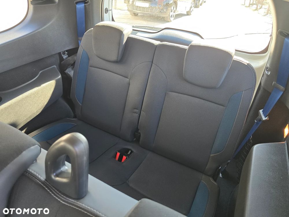 Dacia Lodgy 1.6 MPI 85 - 25