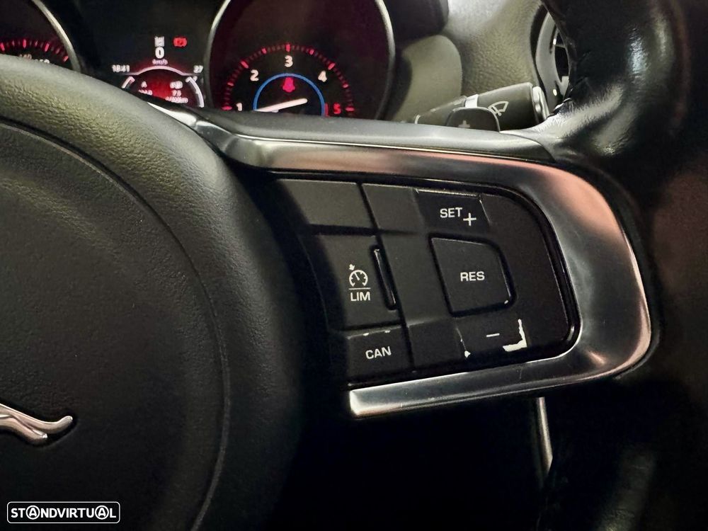 Jaguar XE 20d Aut. R-Sport - 17