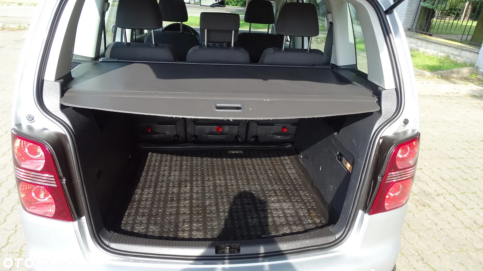 Volkswagen Touran 1.9 TDI DPF Cross DSG - 9