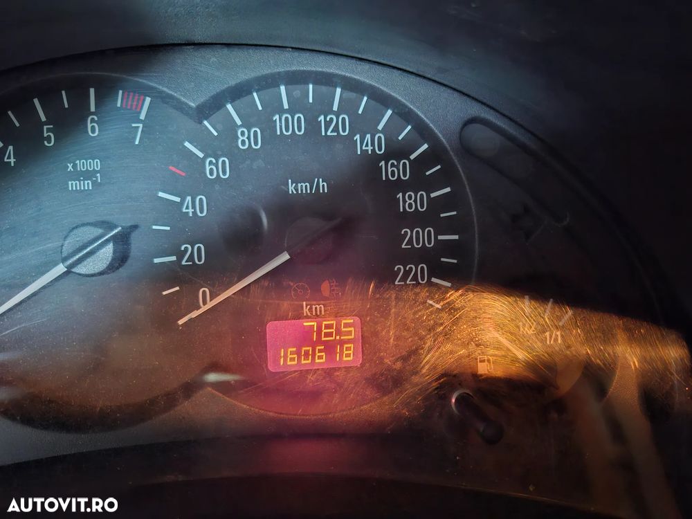 Opel Corsa 1.0i Base - 6
