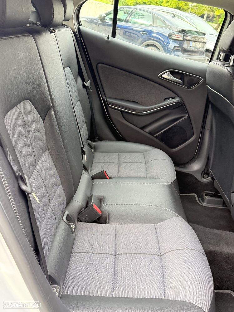 Mercedes-Benz GLA 180 d Style - 9