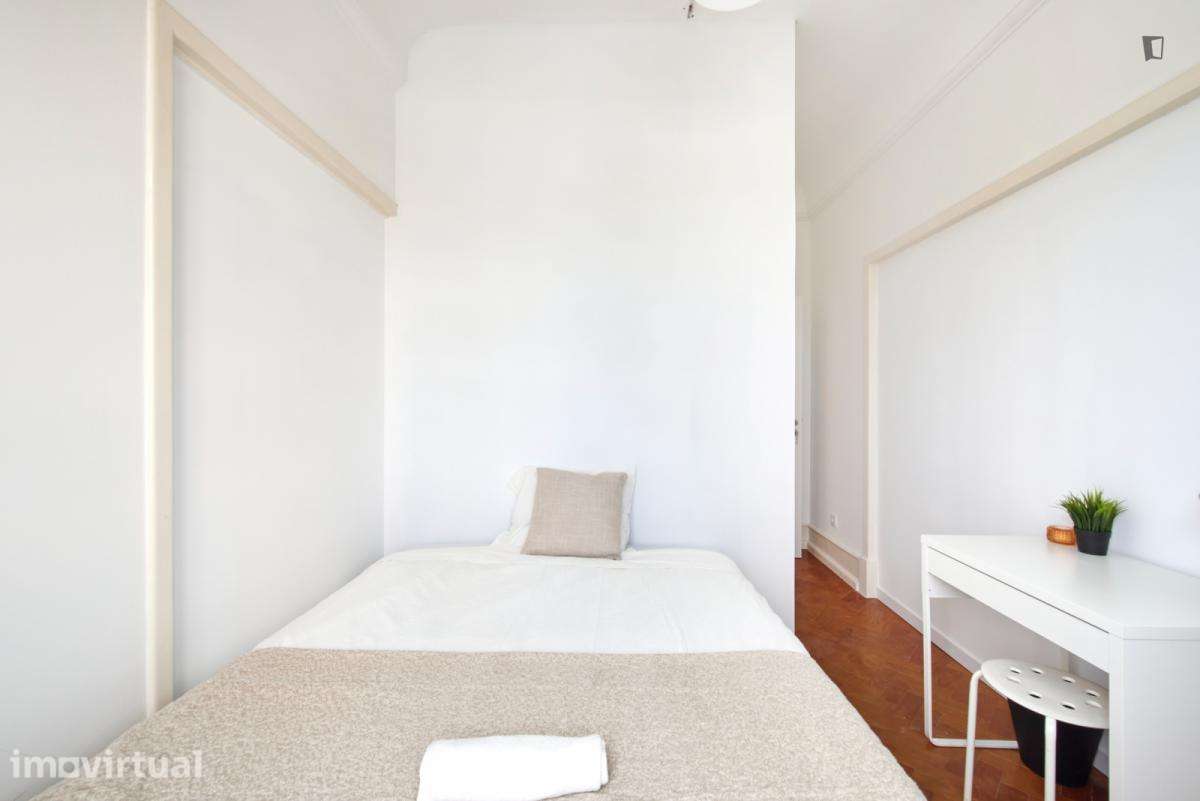 Quarto - localizado em Marquês de Pombal Lisbon - Grande imagem: 2/24