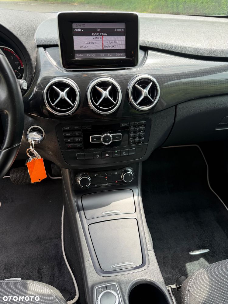 Mercedes-Benz Klasa B 180 CDI (BlueEFFICIENCY) 7G-DCT - 23