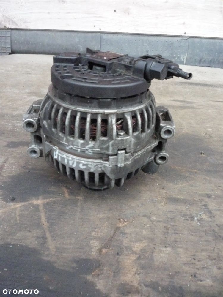 BMW E90 2.0 B ALTERNATOR - 2