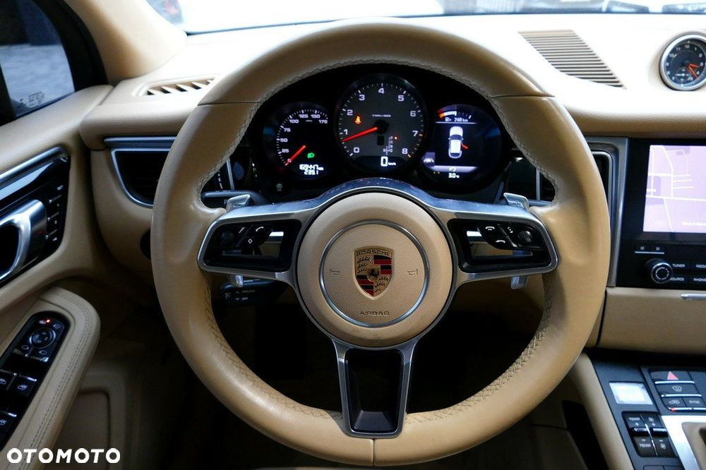 Porsche Macan S - 26