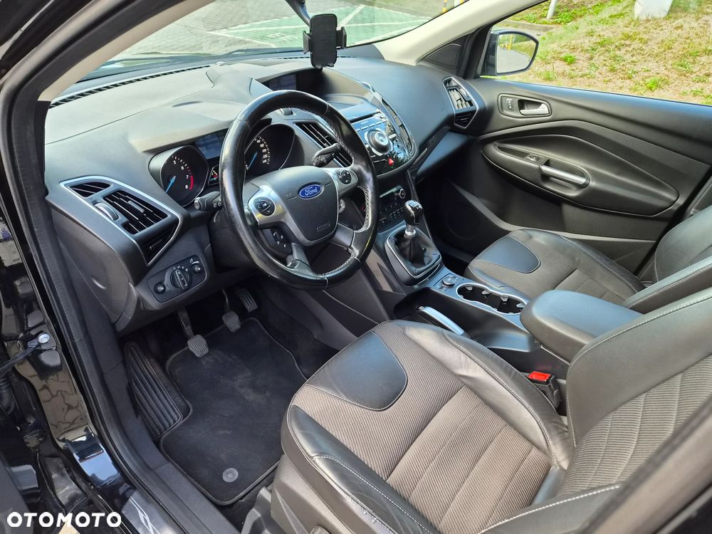 Ford Kuga 1.5 EcoBoost 2x4 Titanium - 9