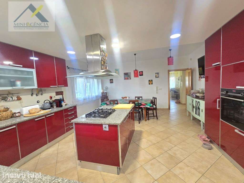 Moradia T5 com Garagem na Quinta do Conde - Grande imagem: 2/38